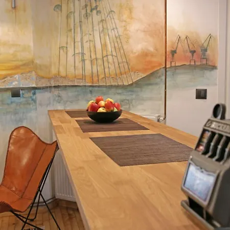 Kostas' Downtown Industrial Loft * Thessalonique