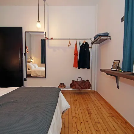 Kostas' Downtown Industrial Loft Thessalonique