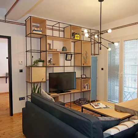 Kostas' Downtown Industrial Loft * Thessalonique