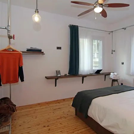 Appartement Kostas' Downtown Industrial Loft